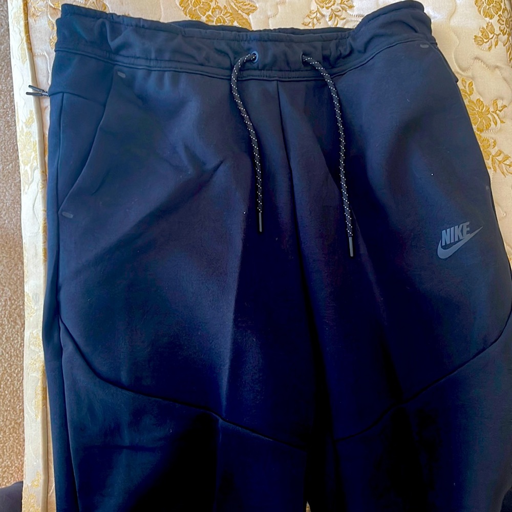 Men’s Nike Sportswear TechFleece Pants -Medium NWT
